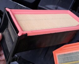 Выбор воздушного фильтра для Лады Весты и его замена своими руками