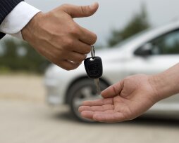 Срочный выкуп машин – особенности и преимущества