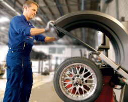 Зачем нужна балансировка грузовых колес и как она проводится: подробный обзор