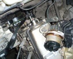 Простые методы, чтобы выгнать воздух после замены охлаждающей жидкости