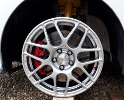 Разболтовка колес «Лады Гранты»: какие подходят и какие выбрать, таблица идеальных параметров дисков и шин