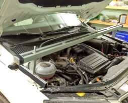 Траверса для вывешивания двигателя: безопасный инструмент для автосервиса