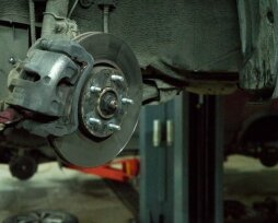 Крепежные элементы для автомобилей — виды и области применения