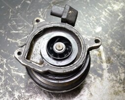 Замена помпы Volkswagen Bora своими руками