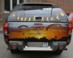 Наклейки на багажник автомобиля: какие бывают, где купить