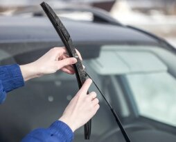 Как выбрать щетку стеклоочистителя для авто