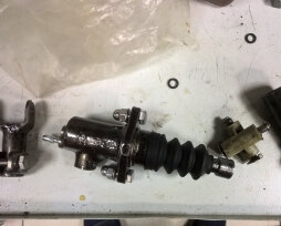 Замена главного цилиндра сцепления Фольксваген Каравелла