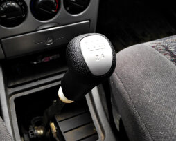 Ручка КПП «Приоры» – для  чего нужна и  как ее заменить