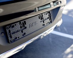 Силиконовая рамка для номера автомобиля: 4 популярных товара