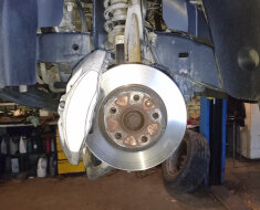 Замена тормозных колодок Фольксваген Амарок