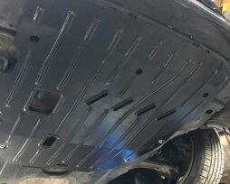 Почему стоит установить защиту днища автомобиля