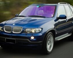 Тонировка авто цветной пленкой – особенности и типы