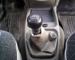 Почему рычаг КПП на «Калине» уходит вниз и что делать, если провалился рычаг КПП