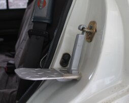 Как выбрать подножку для багажника на крышу авто: рейтинг лучших подножек