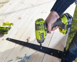 Обзор аккумуляторных ударных гайковертов Ryobi, тест и отзывы о «Риоби»