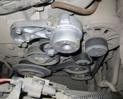 Замена натяжителя ремня генератора Volkswagen Amarok