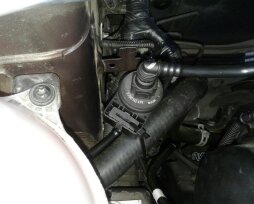 Как заменить клапан адсорбера на Лада Веста