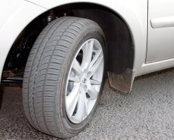 Клинит заднее колесо на «Ладе Гранте»: возможные причины и решение проблемы