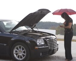 Машина глохнет после лужи и в сырую погоду: причины, что делать