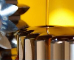 Зачем нужно гидравлическое масло, его особенности