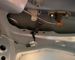 Не открывается багажник Тойота Авенсис — возможные проблемы и решения