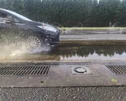 Аквапланирование автомобиля — что это такое простыми словами, как вести себя водителю