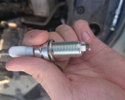 Различие между свечами зажигания: одно, 2х, 3х и 4х контактные