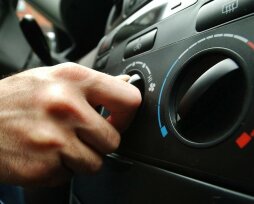 Печка в машине дует холодным воздухом: причины
