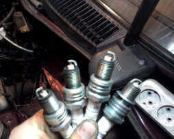 Как открутить прикипевшие свечи зажигания