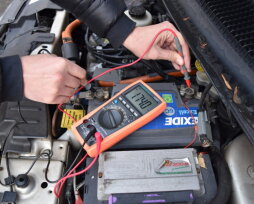 Разряжается аккумулятор на автомобиле – проверка утечек мультимером