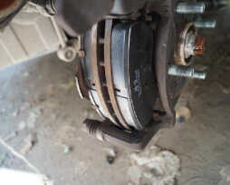 Как часто нужно менять тормозные колодки: важные аспекты и рекомендации