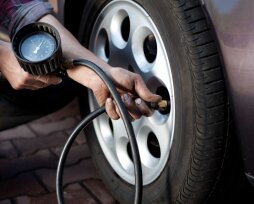 Какое давление нужно поддерживать летом в шинах легковых автомобилей ВАЗ 2108-2115