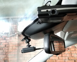 Самые надежные видеорегистраторы с двумя камерами и датчиком — ТОП 10-ти по отзывам покупателей