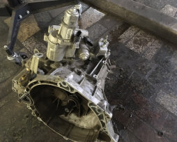 Замена сцепления на механике и роботе Лада Х-Рей — инструкция