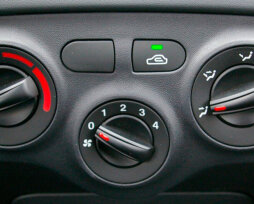 Печка в автомобиле работает только на 4-й скорости — почему, что делать