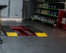 Роль присадок в моторном масле: как они влияют на работу двигателя и когда их использовать