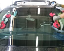 Почему нельзя экономить на замене автостекла: скрытые риски и последствия