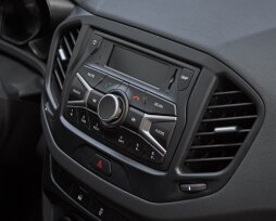 Почему не работает блютуз на «Весте» и другие неполадки штатной магнитолы