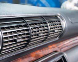 Как почистить дефлектор авто от пыли:способы и средства по обработке