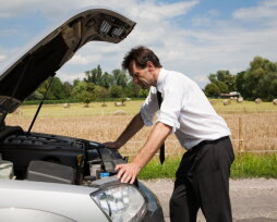 Почему машина глохнет на ходу, потом заводится и едет дальше