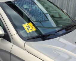 Знак «Инвалид» на автомобиль: кто может получить, правила оформления и установки с изменениями 2020 года