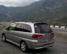 Nissan Liberty – комфортный автомобиль для всей семьи