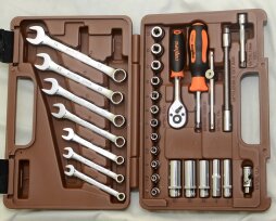 Инструменты Оmbra в чемодане для автомобиля