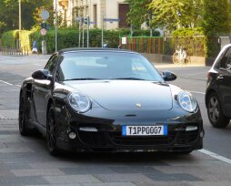 Как выглядят итальянские номера машин