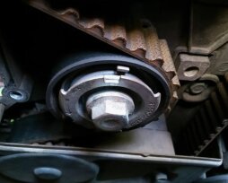 Шум ролика ГРМ Лада Гранта — почему шумит, как исправить поломку