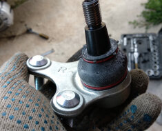 Замена шаровой опоры на «Фольксваген Кадди» — инструкция своими руками