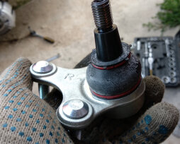 Замена шаровой опоры на «Фольксваген Кадди» — инструкция своими руками