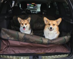 Как выбрать чехол для перевозки собак в багажнике машины