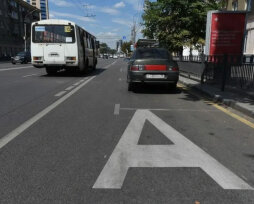 Штрафы ГИБДД за езду по выделенной полосе для общественного транспорта