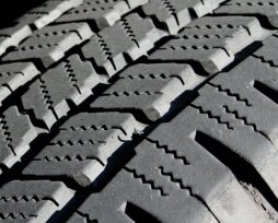 Какая зимняя резина лучше: «Кама» или «Кордиант»